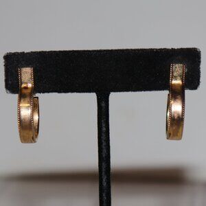 🌟 Vintage Gold Hoop Earrings ✨ Clip-On • .75" Tall • No Piercing Needed